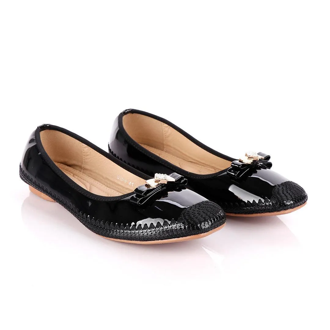 Fashionable Classic Crested Black Gloss Women's Flat Shoe