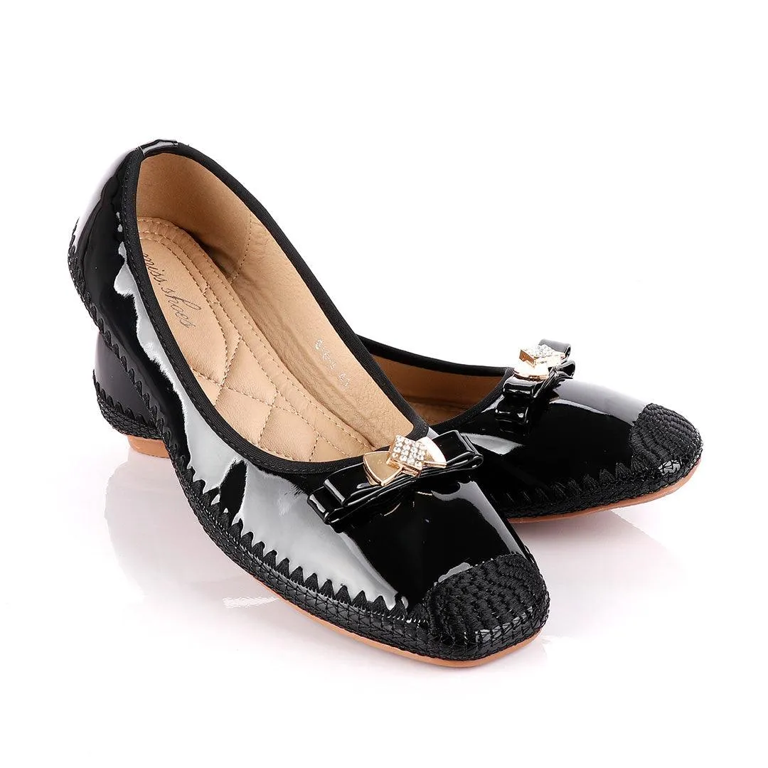 Fashionable Classic Crested Black Gloss Women's Flat Shoe