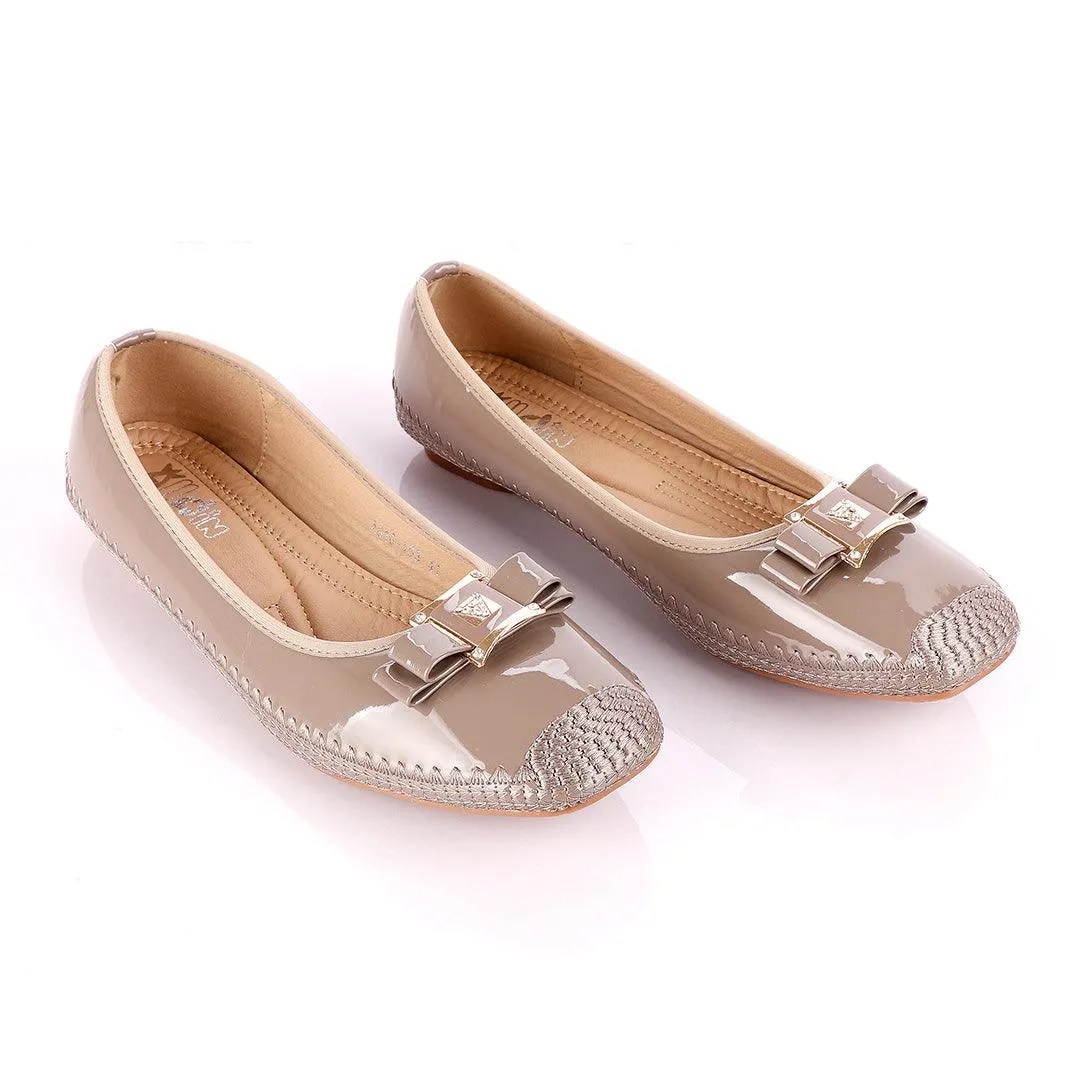 Fashionable Classic Crested Khaki Gloss Women's Flat Shoe