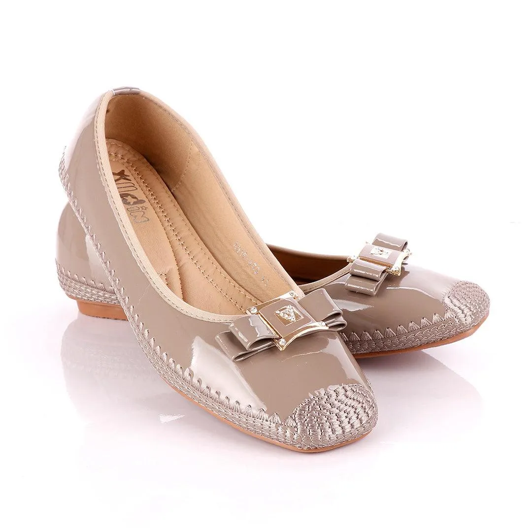 Fashionable Classic Crested Khaki Gloss Women's Flat Shoe