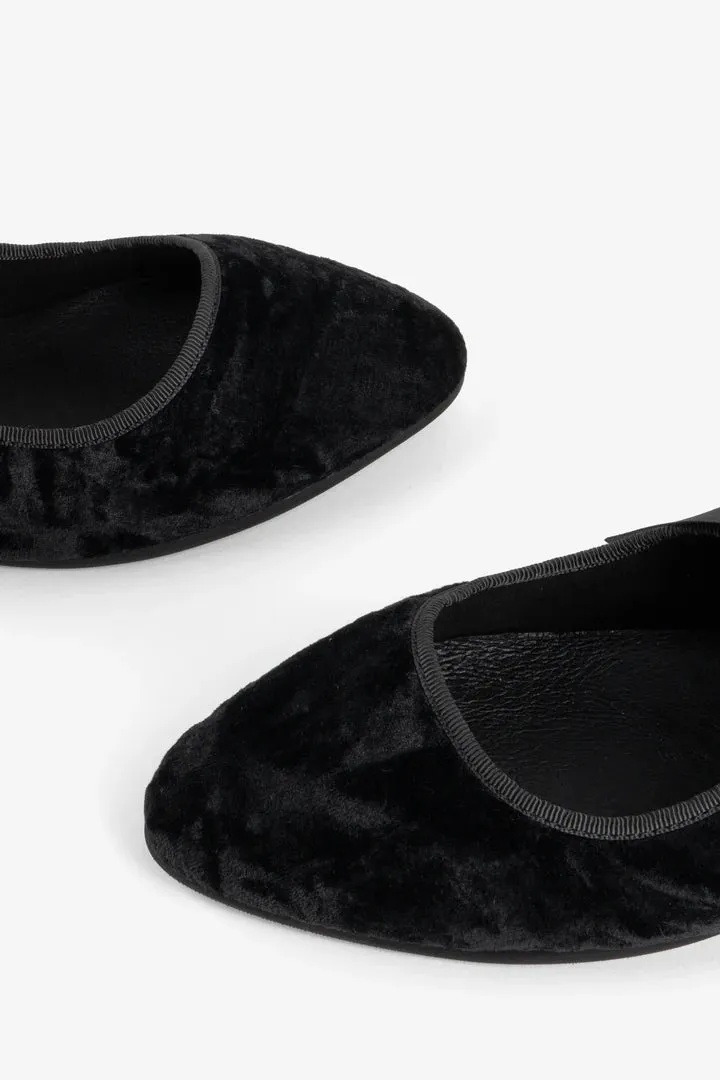 INTENTIONALLY BLANK VALLEY VELVET FLATS