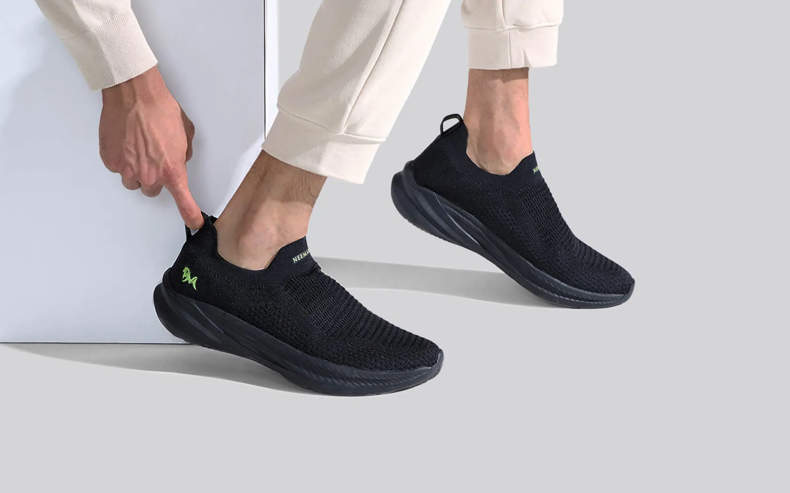 Max Cushy Slip Ons : Black