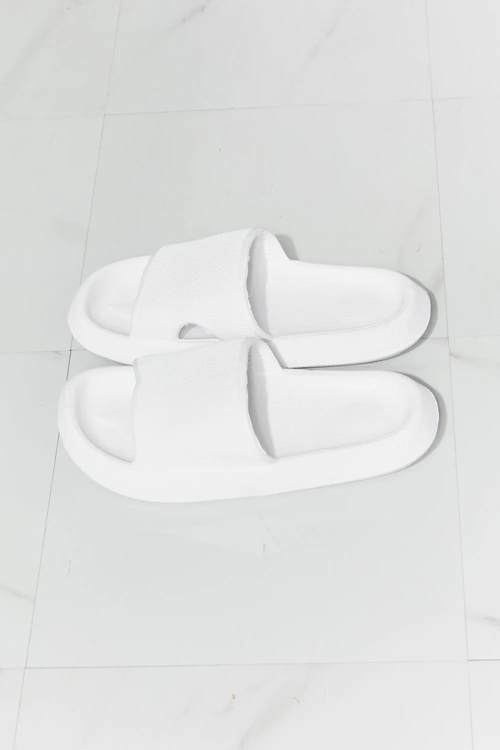 MMShoes Arms Around Me Open Toe Slide in White